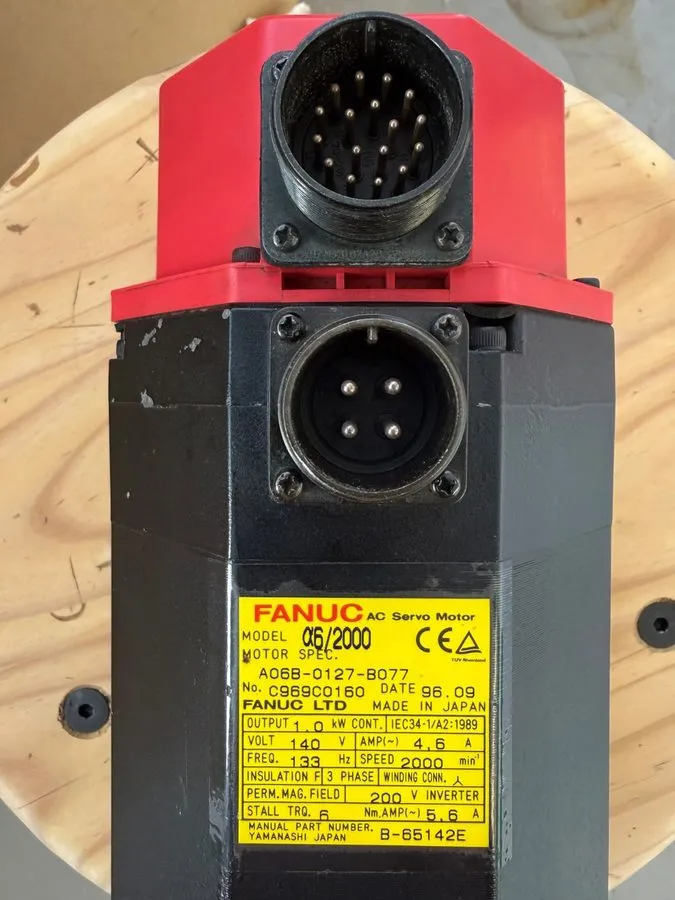 Серводвигатель FANUC α6/2000 AC Servo Motor 140V 1.0kW 2000RPM A06B-0127-B077