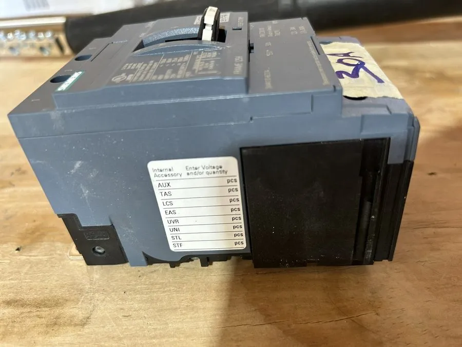 Автоматический выключатель 1 Siemens 3VA4130-5ED34-0AA0 480V 3-Pole Circuit Brea