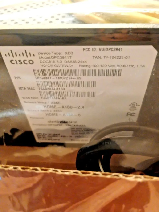 Маршрутизатор Xfinity Cisco DPC3941T XB3 Wireless Modem Router DOCSIS 3.0 Voice