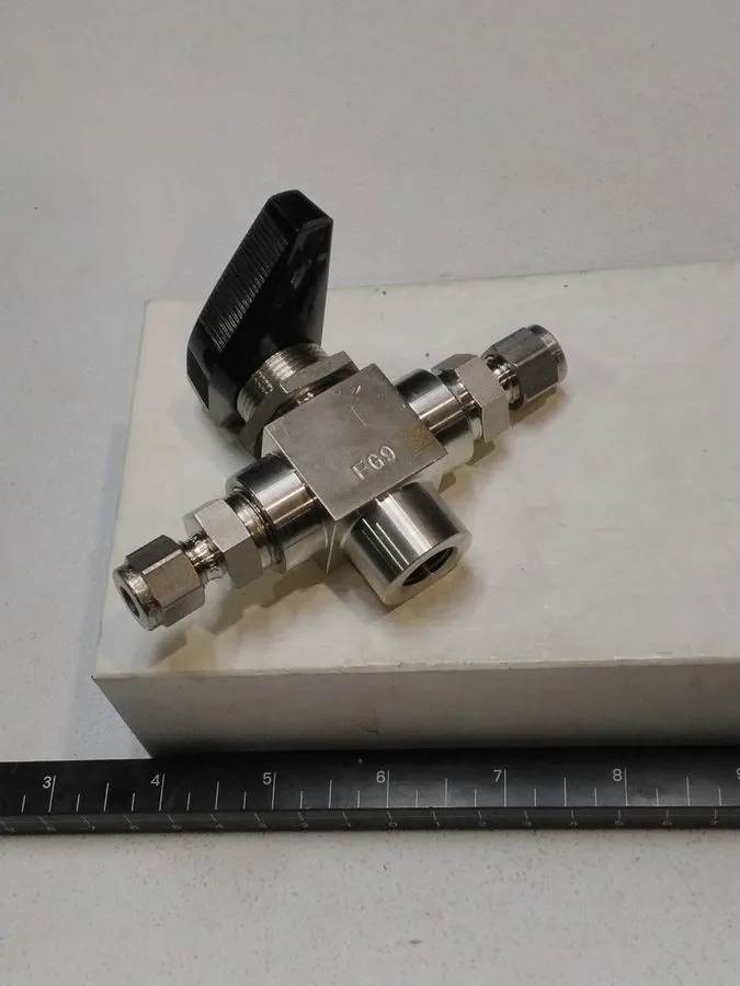 Клапан Swagelok SS-H83XPS4 SS 3-Piece High Pressure 3-Way Ball Valve FNSP