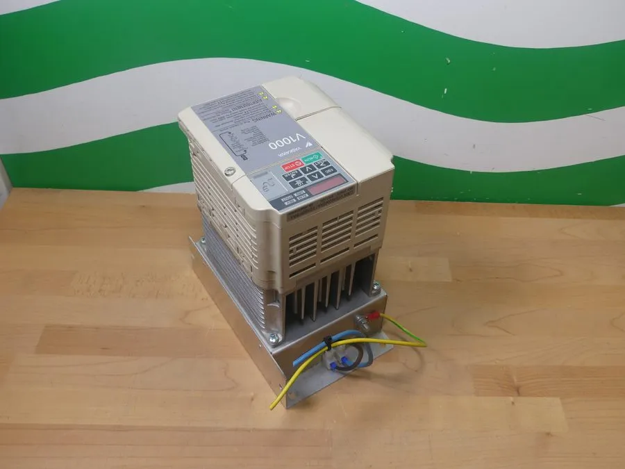 Частотный преобразователь Yaskawa CIMR-VCBA0006BAA V1000 Rev:A 1.1kW Inverter
