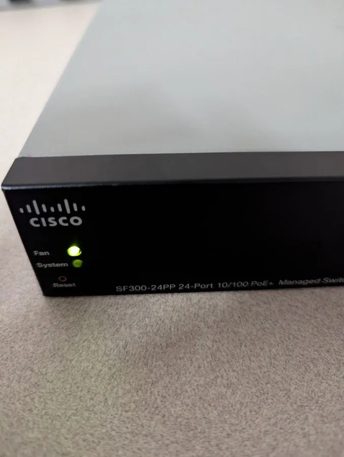 Коммутатор Cisco SF300-24PP 24-port Managed PoE+ Switch (no rackmount brackets)