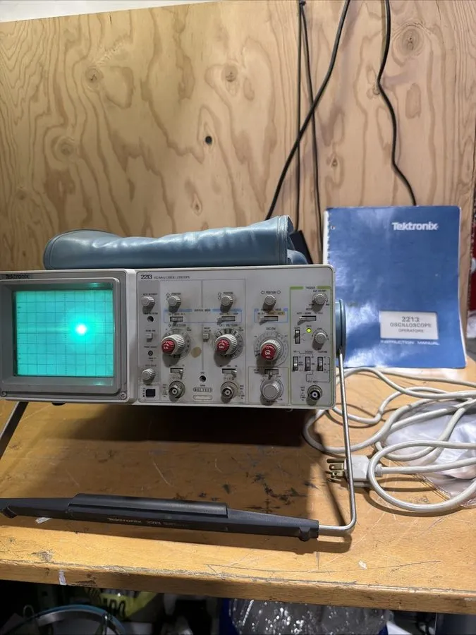 Осциллограф Tektronix 2213 Analog Oscilloscope 60MHz 2 ch