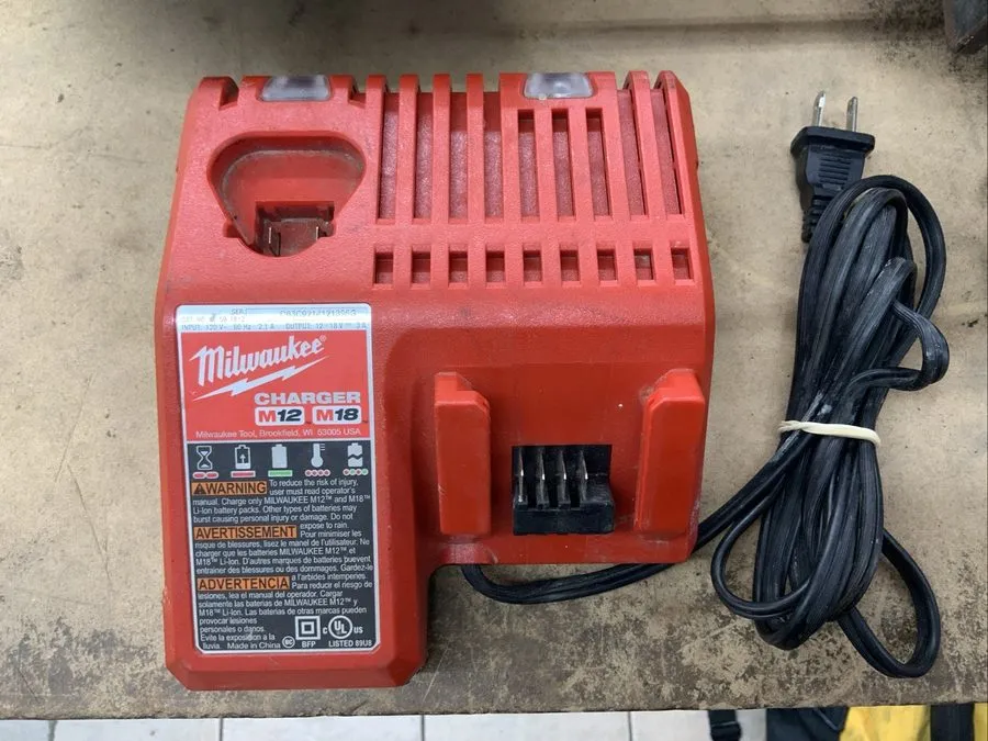 Оборудование ЧПУ Milwaukee M18 Cordless Deep Cut Band Saw 2729-20 Pre Owned No B