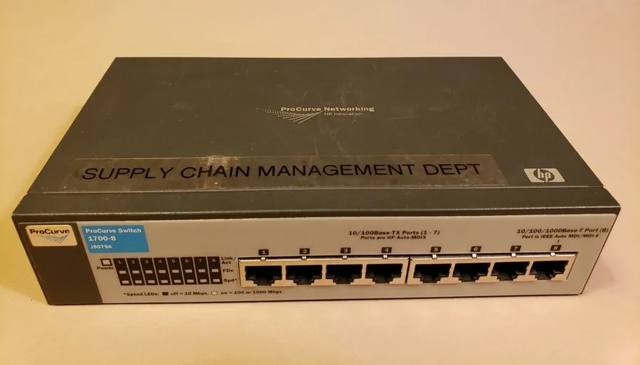 Коммутатор HP ProCurve 1700-8 8 Port Fast Ethernet Switch (7x 100Mbps, 1x 1Gbps)