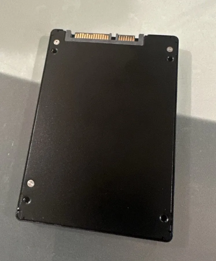 SSD-накопитель Micron MTFDDAK512TBN 2.5 inch SATA SSD 512GB Japan