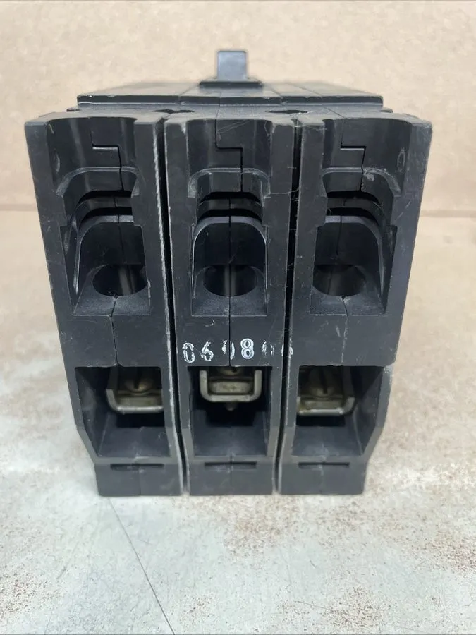 Автоматический выключатель SIEMENS HHED63B015 15AMP 3-P 600V SENTRON Circuit Bre