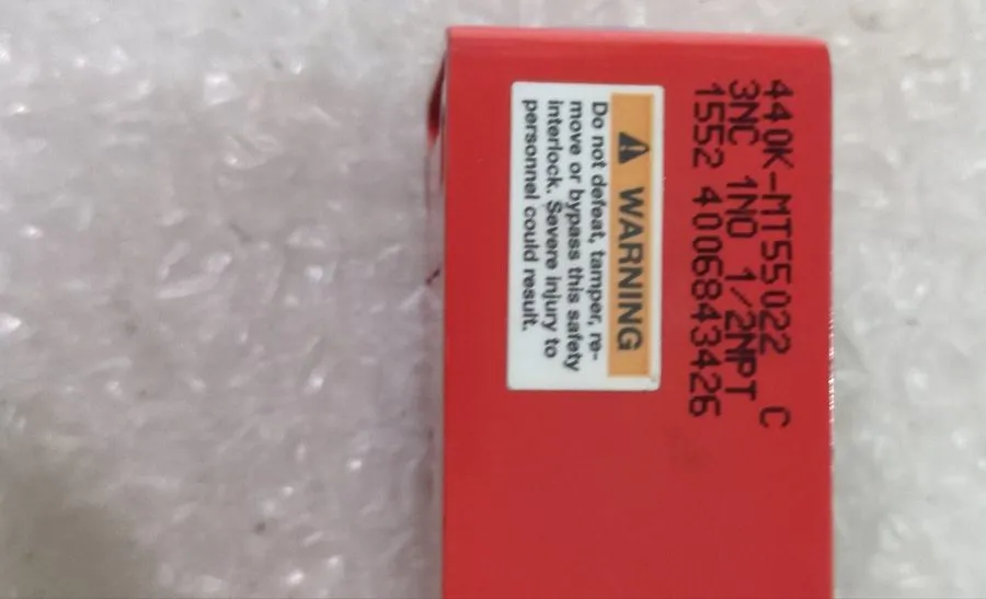 Реле безопасности Allen Bradley 440K-MT55022 MT-GD2 Guardmaster Safety Interlock