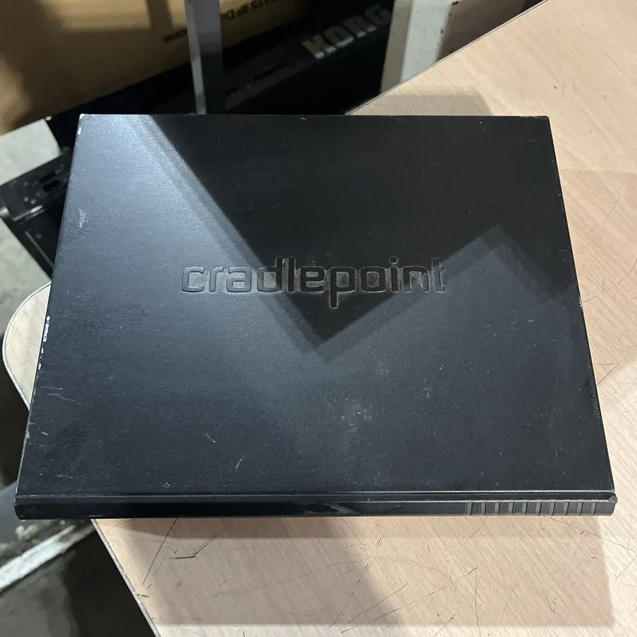 Маршрутизатор Cradlepoint AER2100 4G LTE Wireless Cellular Router
