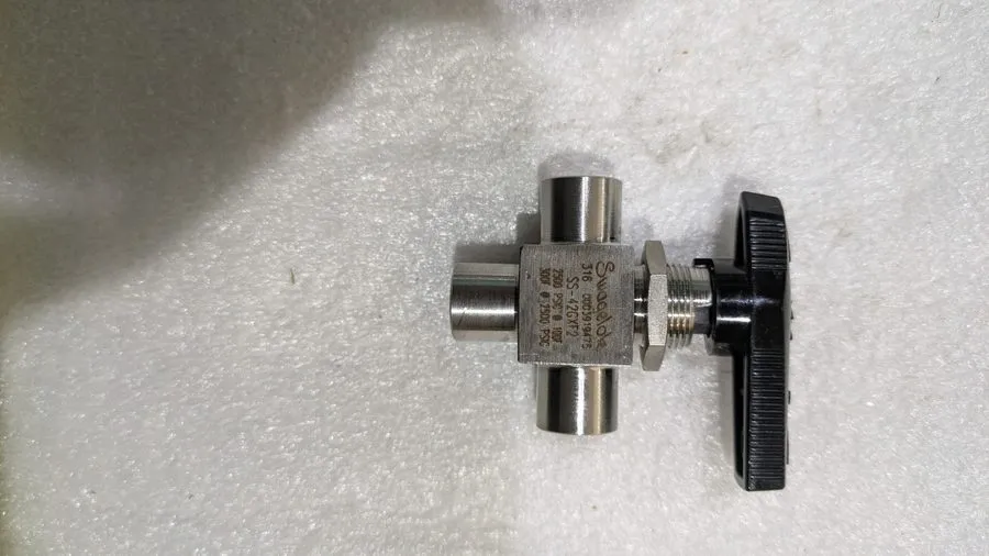 Клапан Swagelok SS-42GXF2 SS 1-Piece 40G Series 3-Way Ball Valve FNSP