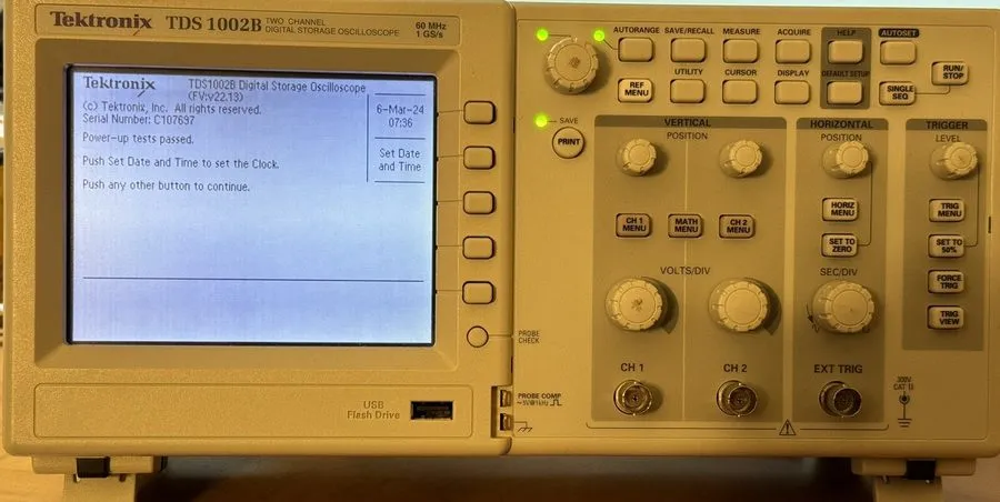 Осциллограф Tektronix TDS 1002B 2 Ch Monochrome LCD Display Oscilloscope 60 MHz