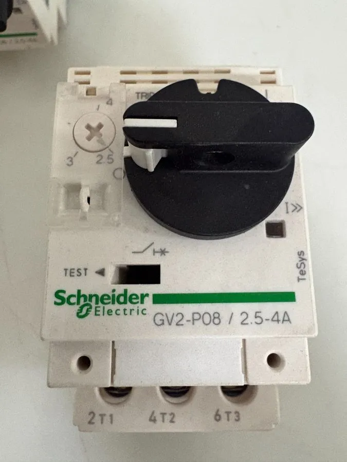 Автоматический выключатель Schneider Electric GV2-P08/2.5-4A Circuit Breaker 690