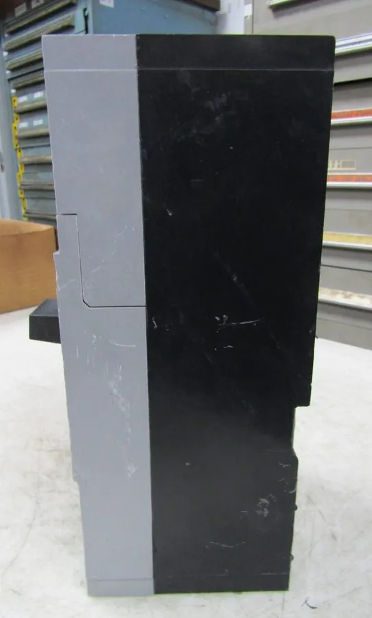 Автоматический выключатель Siemens FXD62B225 Circuit Breaker 225A 3 Pole 600VAC