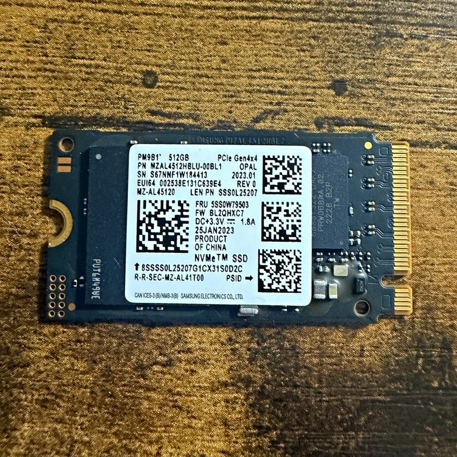 SSD-накопитель SAMSUNG PM9B1 256GB Gen4x4 PCIe NVMe M.2 2280 SSD