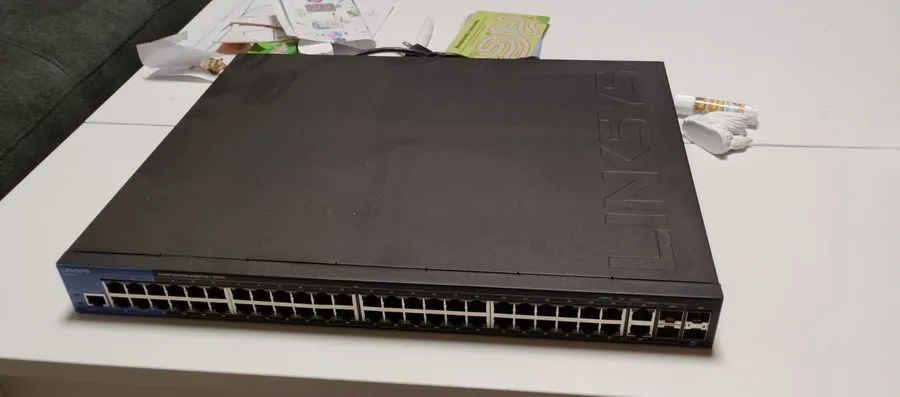 Коммутатор Linksys LGS552P Managed Gigabit Ethernet PoE+ 52 Port Network Switch