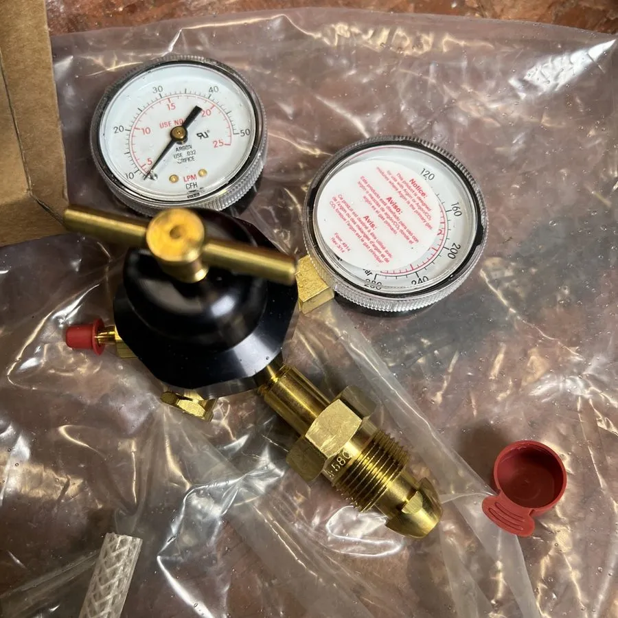 Трубопроводная арматура Miller Pressure Gas Regulator OM-263230B PSI 3000; Argon