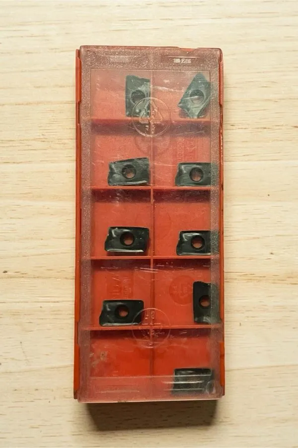 Режущий инструмент 25pk MILLING INSERT R390-11 T3 08M-KL 3040 Sandvik Coromant