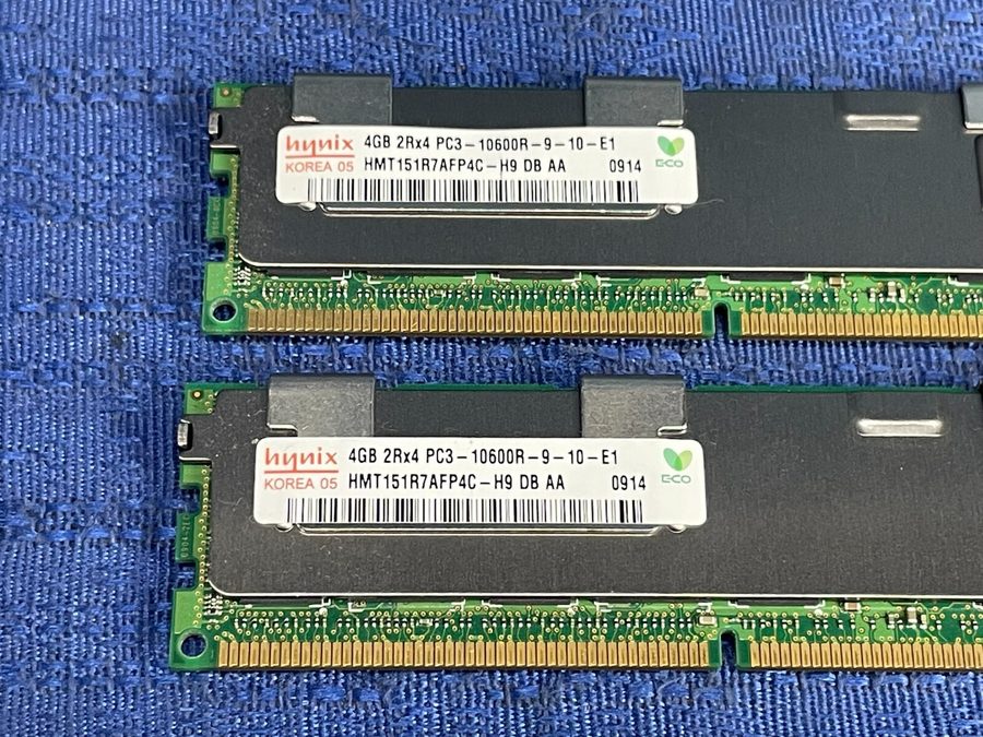 Модуль памяти Hynix HMT151R7AFP4C-H9 4GB PC3-10600R-9-10-E1 DDR3 ECC Server RAM