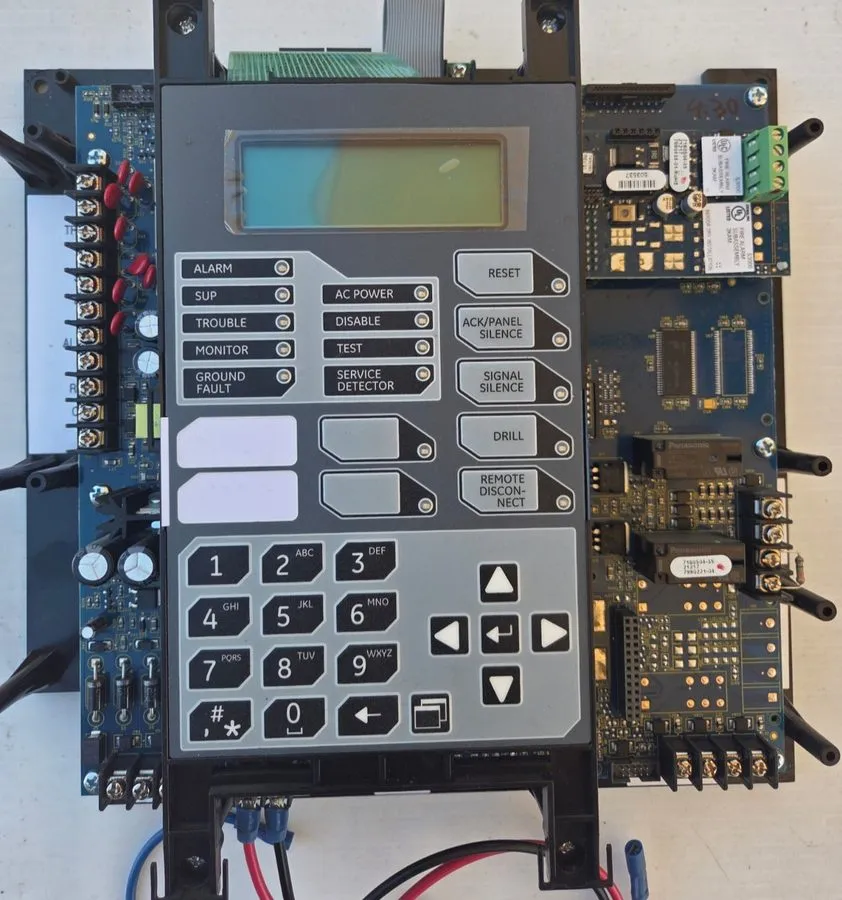 Оборудование пожарной сигнализации EST Edwards IO-64 Series fire alarm panel wit — фото лота 2