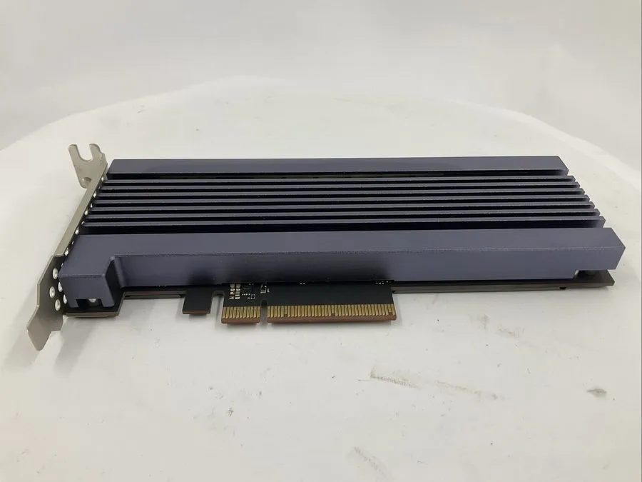 SSD-накопитель Samsung PM1725a 1.6TB NVMe PCIe 3.0 x8 HHHL Enterprise SSD MZ-PLL
