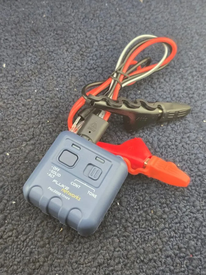 Тестер Analogowy lokalizator par PRO3000 Fluke Networks