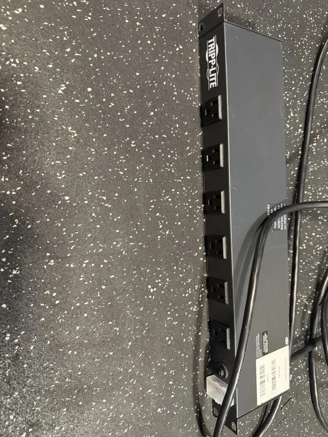 Tripp-Lite 12-Outlet RS-1215 RackMount
