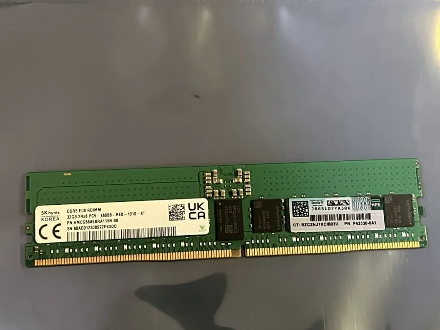 Модуль памяти HMCG88AEBRA115N SK Hynix DDR5 32GB Server RAM 2Rx8 PC5-4800B