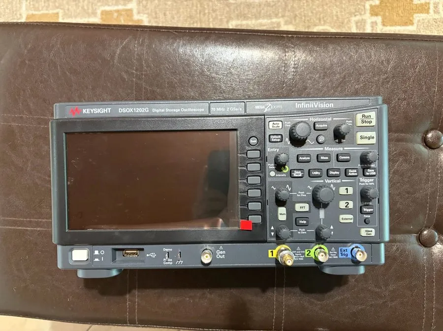 Генератор сигналов Keysight DSOX1202G (70 MHz / 2 Channel / with 20 MHz Function — фото лота 1