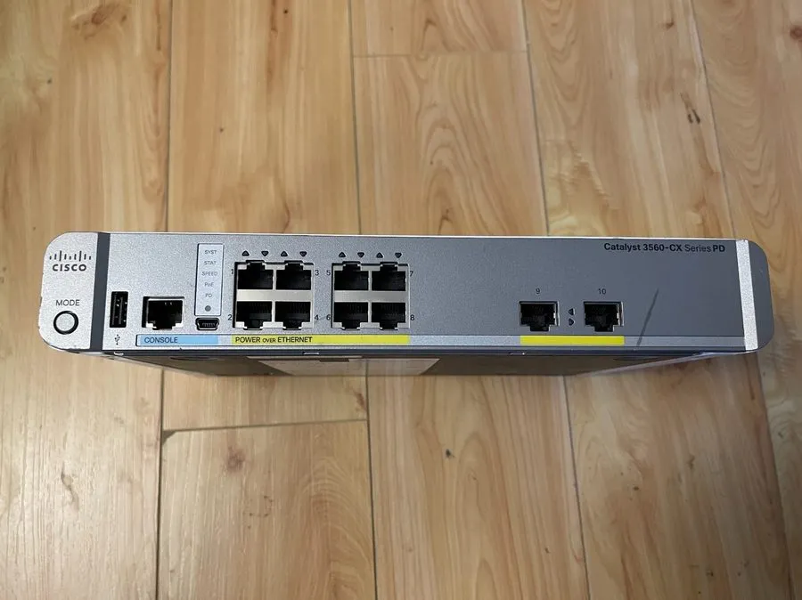 Коммутатор Cisco WS-C3560CX-8PT-S 8-Port Gigabit PoE Switch, 1 Year