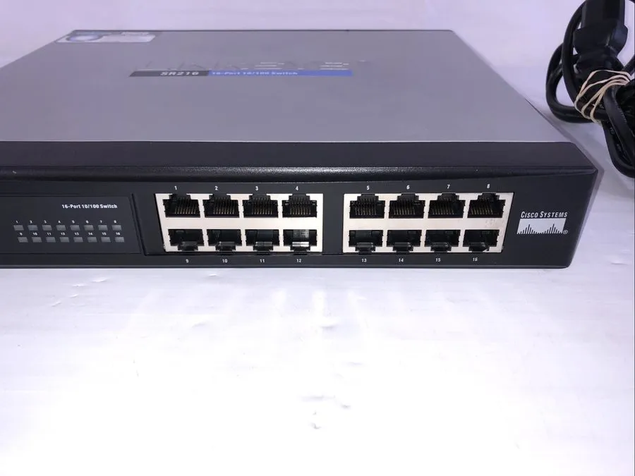 Коммутатор CISCO SYSTEMS SR216 LINKSYS 16 PORT 10/100 SWITCH 115 VAC