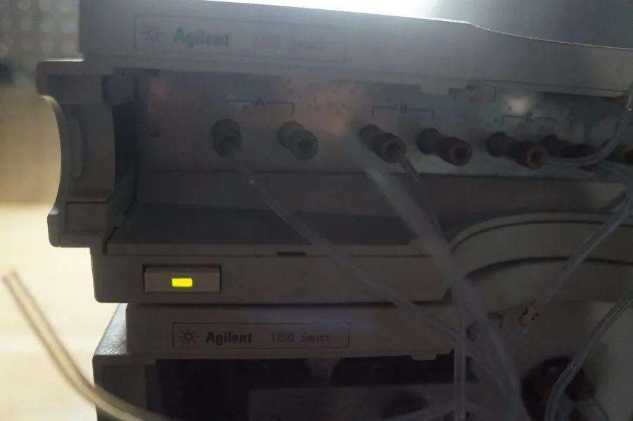 Хроматограф Agilent 1100 HPLC G1311A Quat Pump Fair Condition — фото лота 1