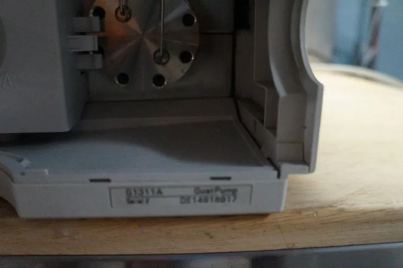 Хроматограф Agilent 1100 HPLC G1311A Quat Pump Fair Condition — фото лота 2