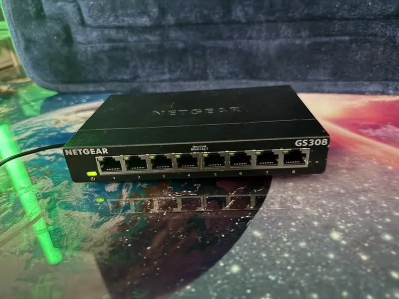 Коммутатор NETGEAR Conmutador de Red Gestionado Gigabit Ethernet de 8 Puertos (G
