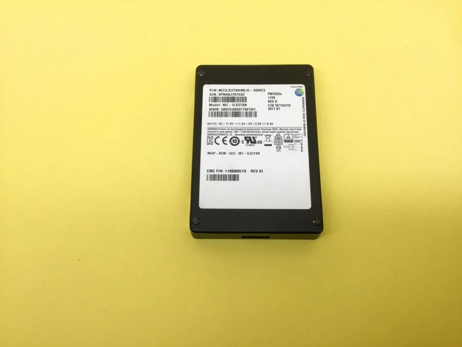 SSD-накопитель Samsung PM1633a MZ-ILS3T8N 3.84TB SAS 12Gbps 2.5" EMC 118000519 I