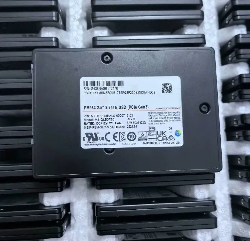 SSD-накопитель Samsung PM983 MZ-QLB3T80 3.84TB NVMe MLC Mixed Use PCIe 3.0 x4 U.