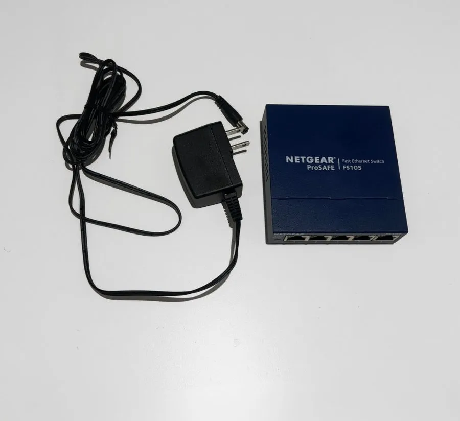 Коммутатор Netgear ProSafe FS105 V3 5-Ports External Desktop Switch Only