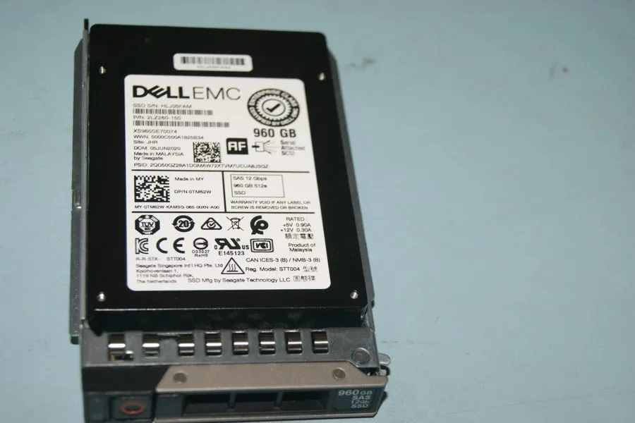 SSD-накопитель Dell Enterprise 960GB SAS 12GBps 2.5" SSD 0TM62W 100% w/ Caddy R7 — фото лота 2