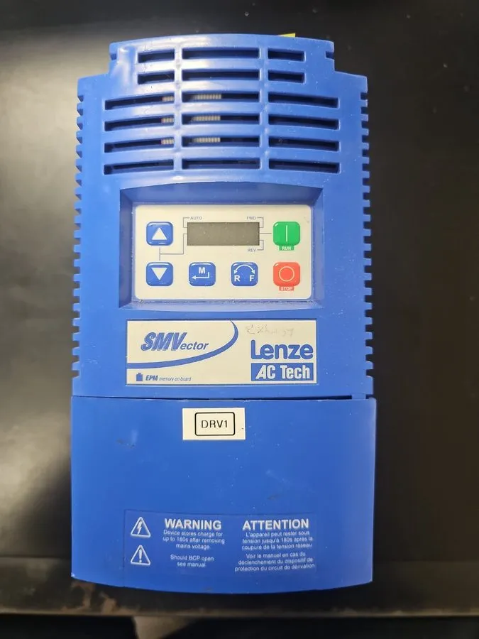Электропривод Lenze ESV552N04TXB SMVector AC Tech Drive 480VAC 12.6/11A 5.5kW 7.