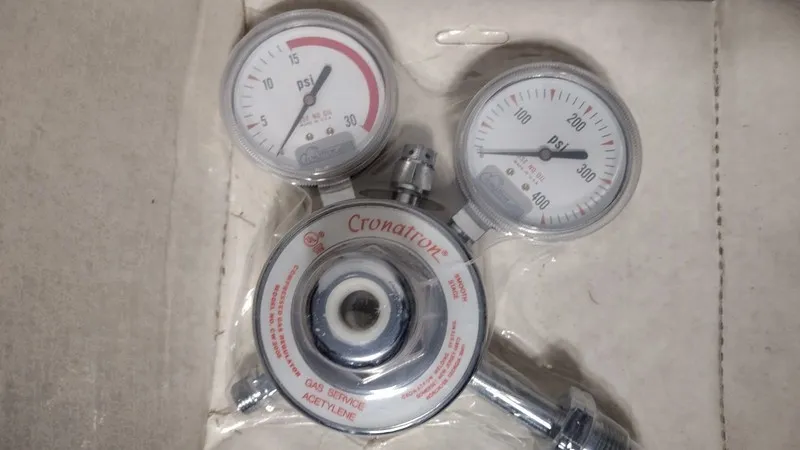 Трубопроводная арматура CRONATRON CW-2005 HEAVY DUTY EAGLE 2 STAGE ACETYLENE PRE — фото лота 1