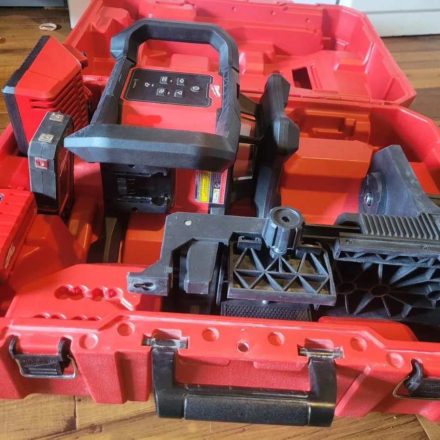 Нивелир Milwaukee 3702-21 M18 Green Interior Rotary Laser Level Kit W/remote — фото лота 2