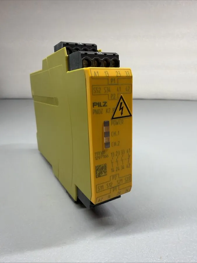 Реле безопасности Pilz safety relay PNOZ X2.8P 24VACDC 777301