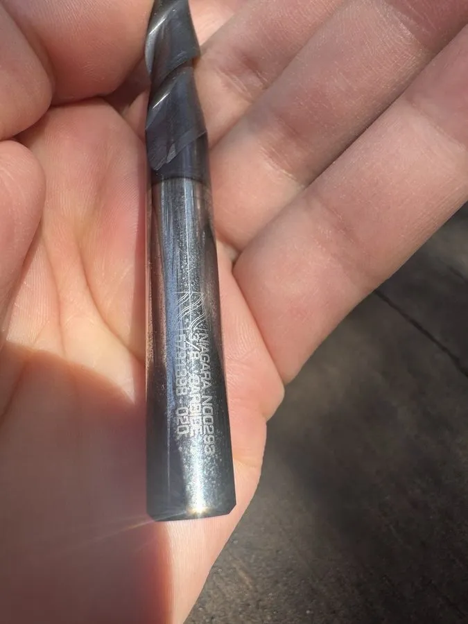 Режущий инструмент Seco 3/8” 2 Flute Solid Carbide Corner Radius End Mill 0.010”