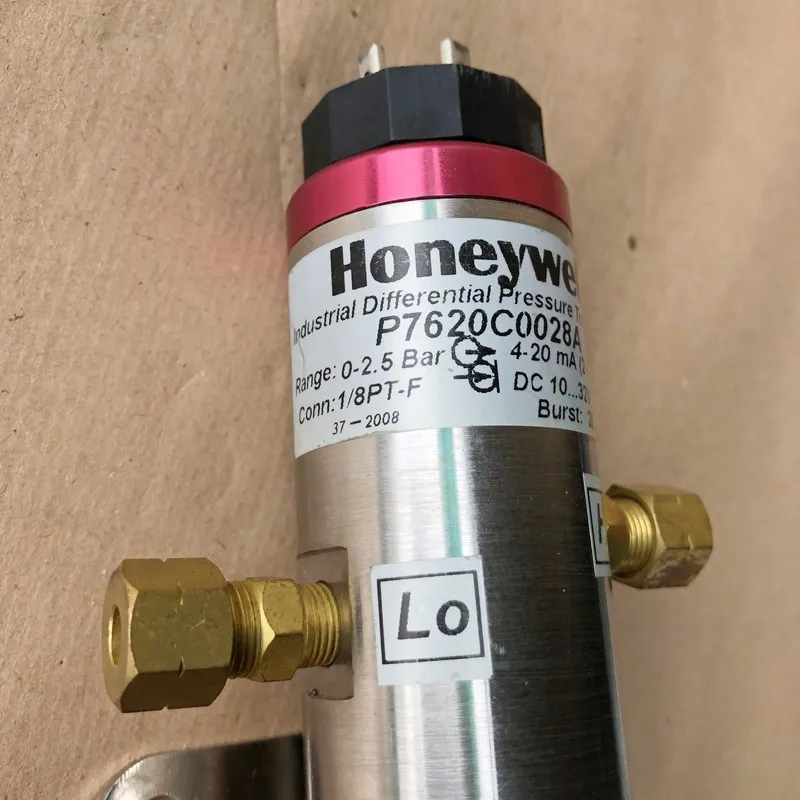 Датчик давления HONEYWELL P7620C0028A DIFFERENTIAL PRESSURE TRANSMITTER