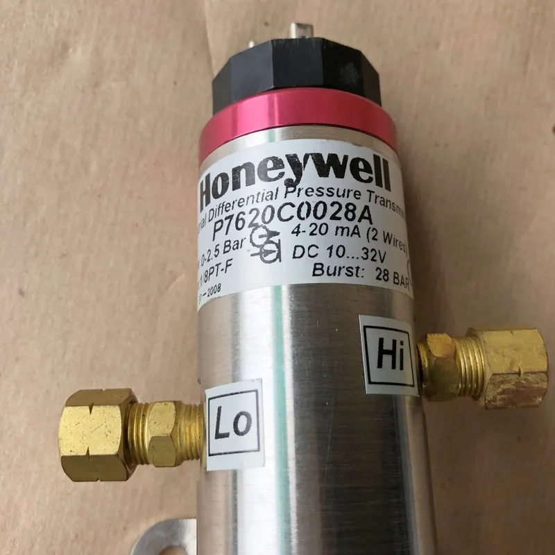 Датчик давления HONEYWELL P7620C0028A DIFFERENTIAL PRESSURE TRANSMITTER — фото лота 2