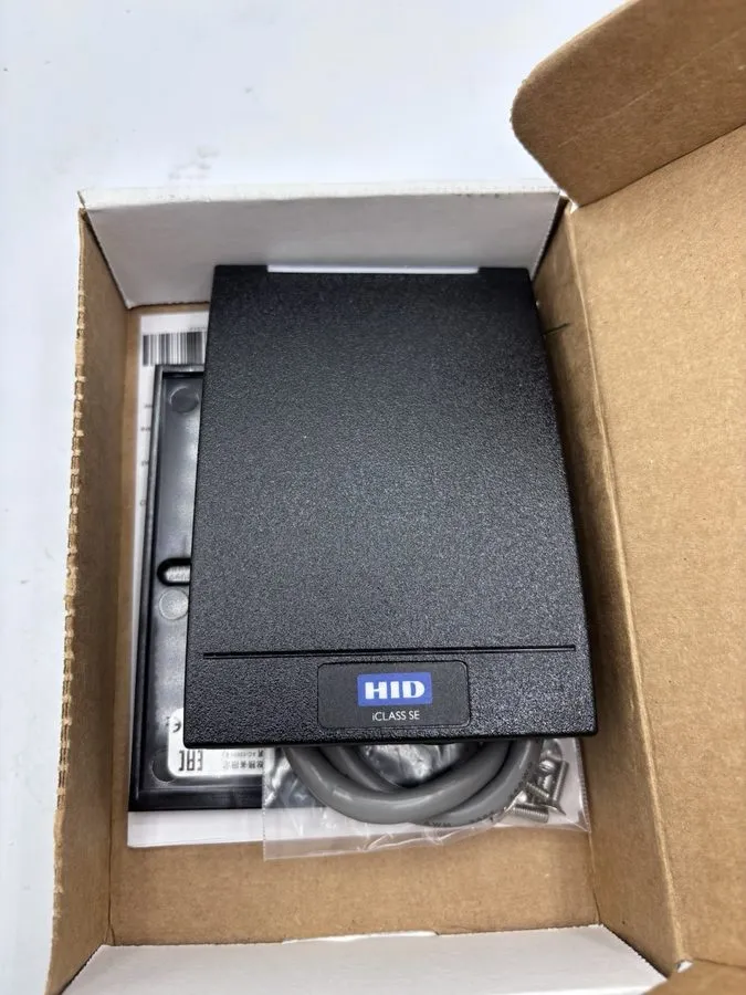 Оборудование видеонаблюдения HID iCLASS SE R40 Wall Switch er 920NTNNEK00000 RFI