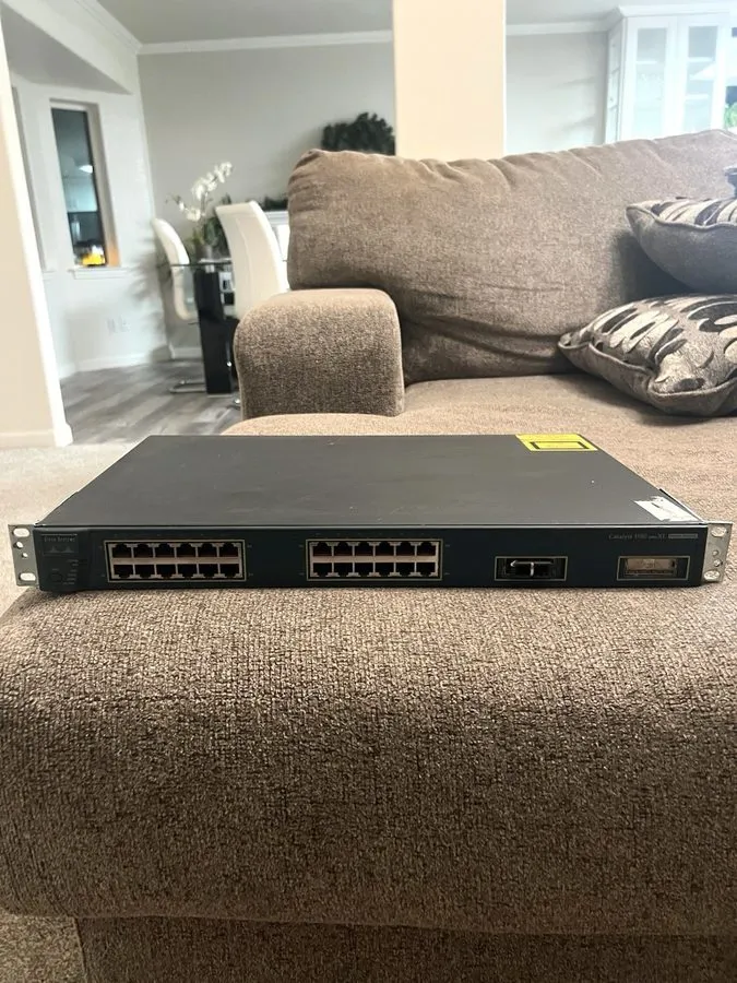 Блок питания Cisco WS-C3524-PWR-XL-EN Catalyst3500 Series 24-Port GbE EthernetSw