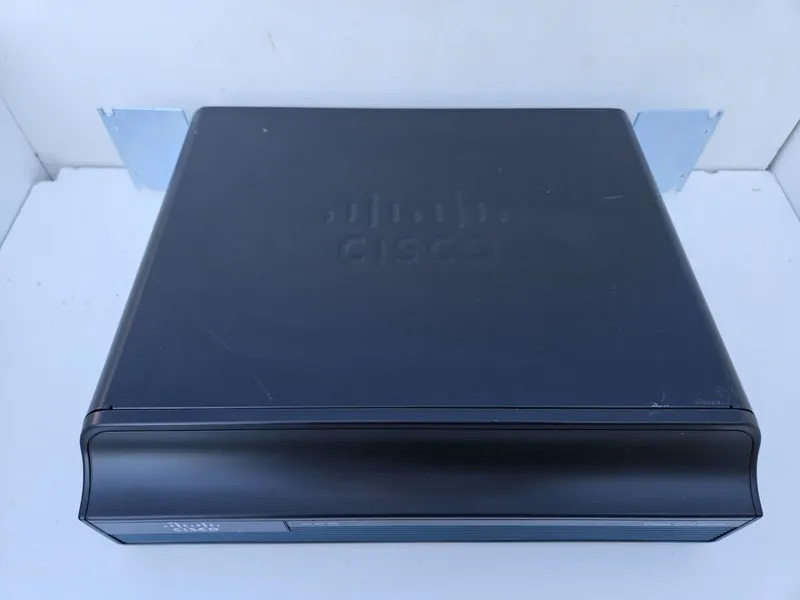Маршрутизатор Cisco 1900 Series 1941 2-Port Gigabit Wireless Router — фото лота 4