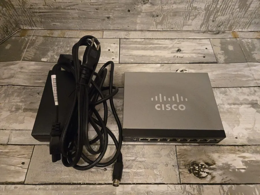 Коммутатор Cisco SG250-08HP Smart Switch 8-Port Gigabit Ethernet Ports with Poe