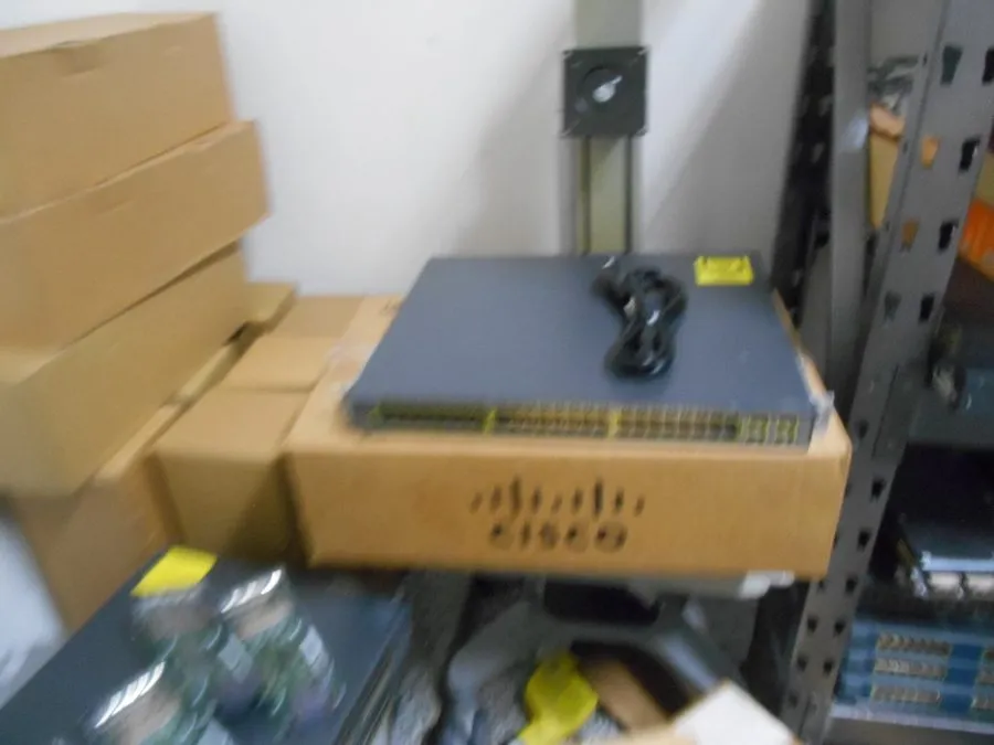 Коммутатор Cisco Catalyst WS-C3750V2-48PS-S 48-Port PoE Switch WS-C3750-48PS-S