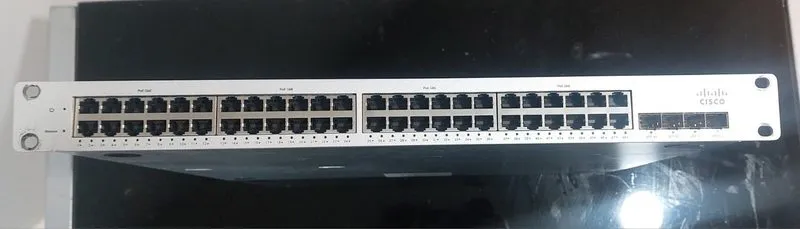 Коммутатор Cisco Meraki MS220-48LP-HW 48-Port Gigabit 370W PoE Switch UNCLAIMED — фото лота 4